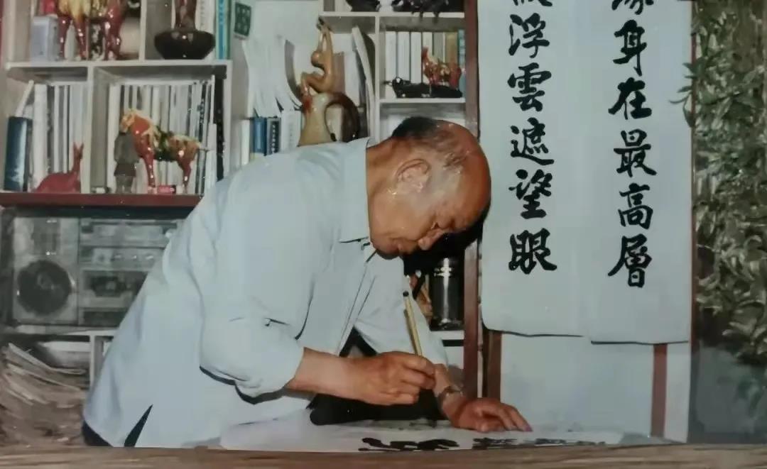 1988年郝岚的外祖父为勉励母亲题字